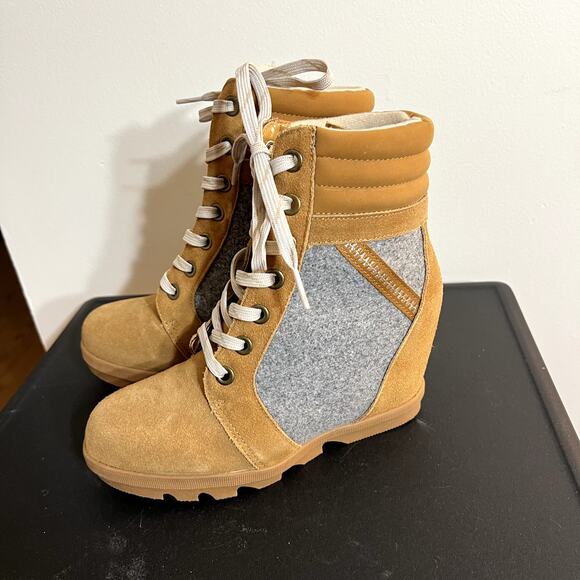 NWT Wedge Boots - Picture 4 of 7